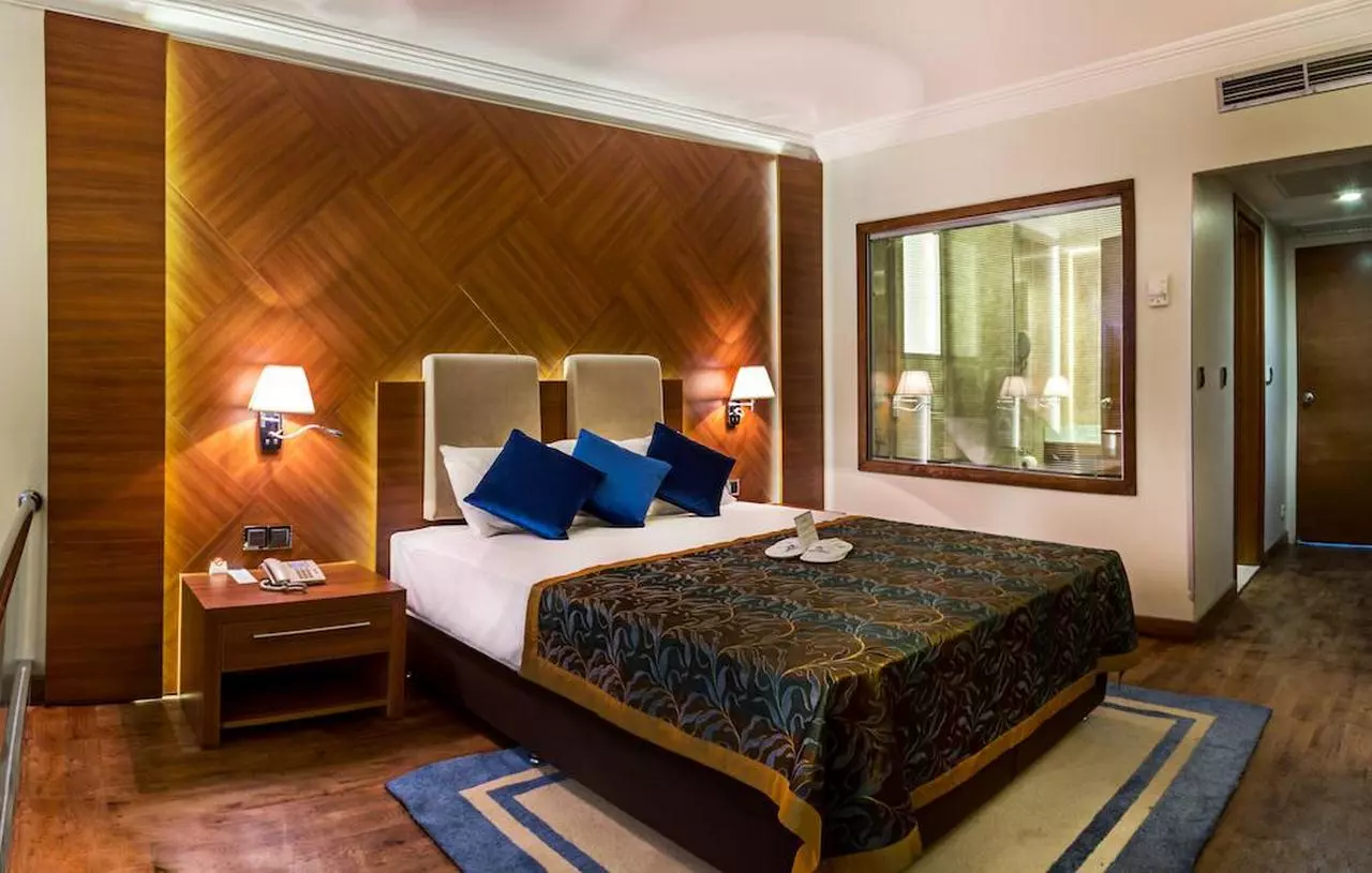 EPHESUSPRINCESS_SHABAVIZ (9).jpg